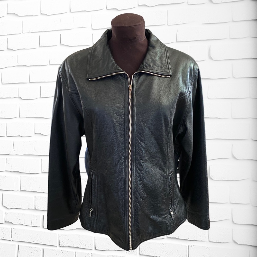 Wilsons Leather Black Leather Zip-Front Jacket. Size Large